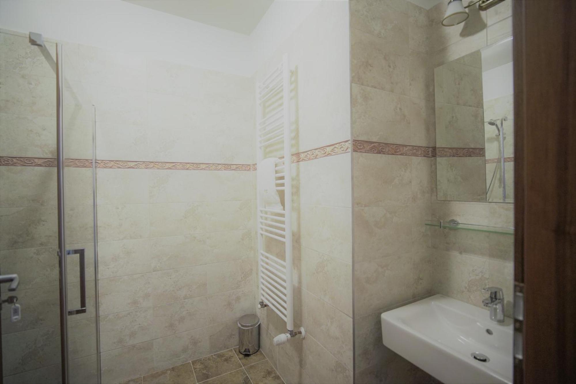 Hotel La Curtea Domneasca Piatra Neamţ Pokoj fotografie