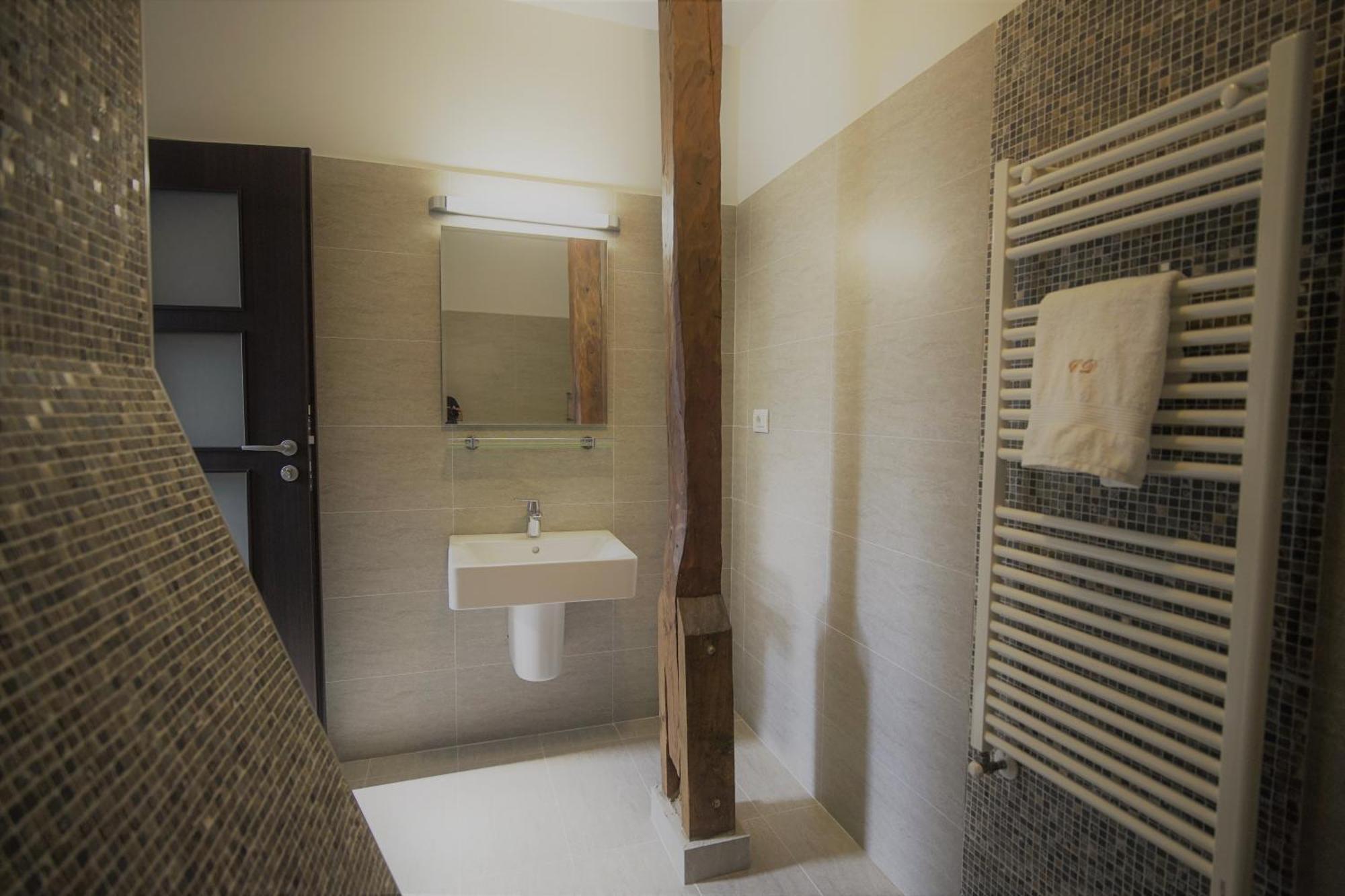 Hotel La Curtea Domneasca Piatra Neamţ Pokoj fotografie