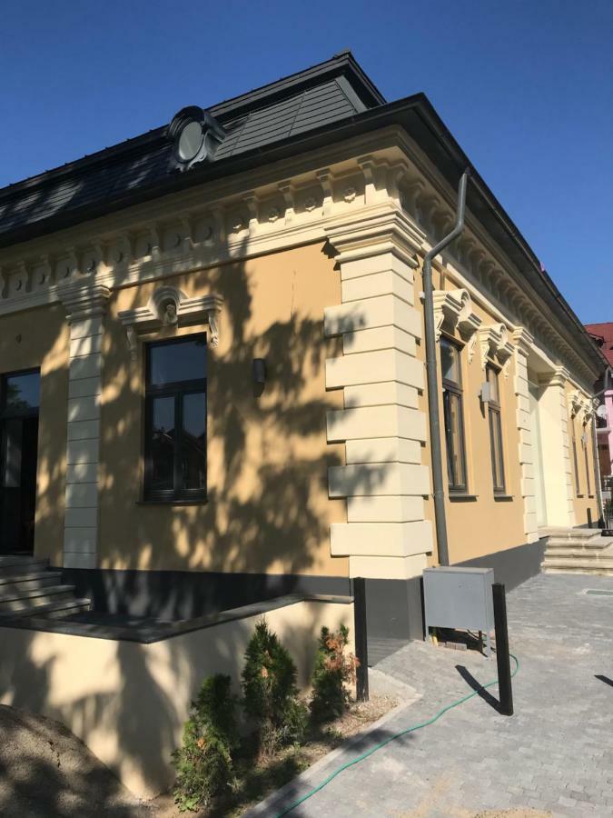 Hotel La Curtea Domneasca Piatra Neamţ Exteriér fotografie