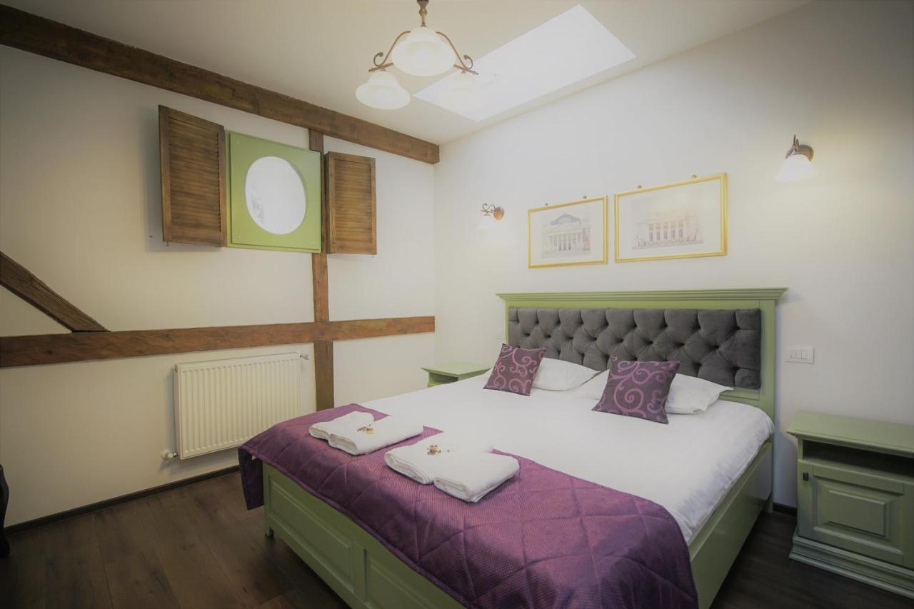 Hotel La Curtea Domneasca Piatra Neamţ Exteriér fotografie