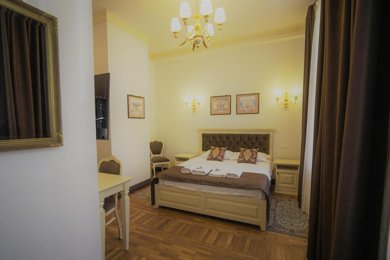 Hotel La Curtea Domneasca Piatra Neamţ Exteriér fotografie