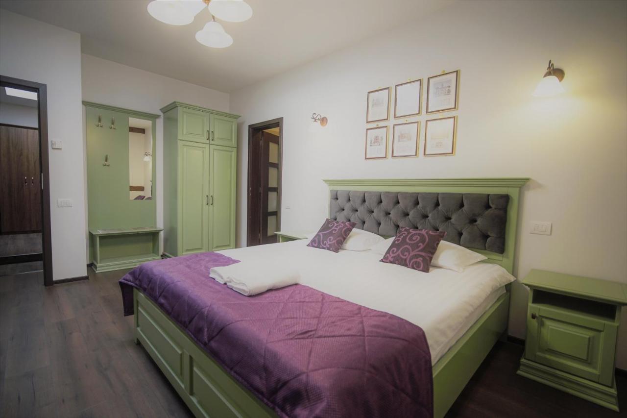 Hotel La Curtea Domneasca Piatra Neamţ Exteriér fotografie