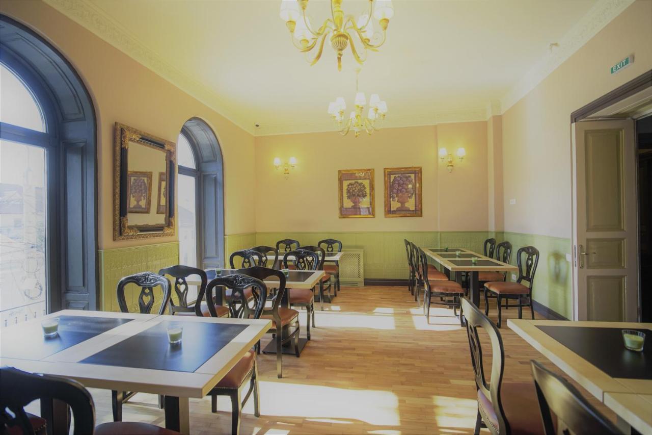 Hotel La Curtea Domneasca Piatra Neamţ Exteriér fotografie