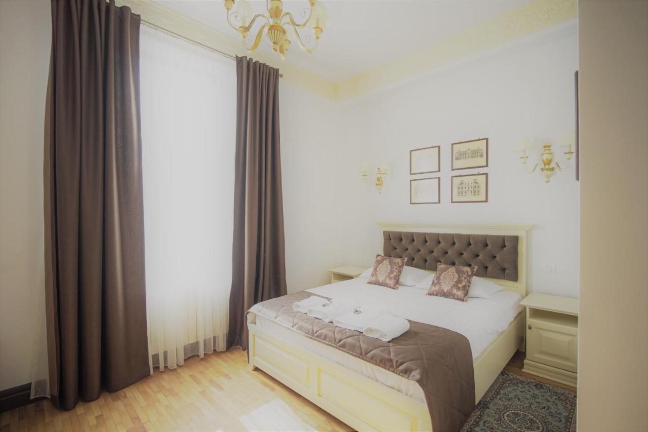 Hotel La Curtea Domneasca Piatra Neamţ Exteriér fotografie